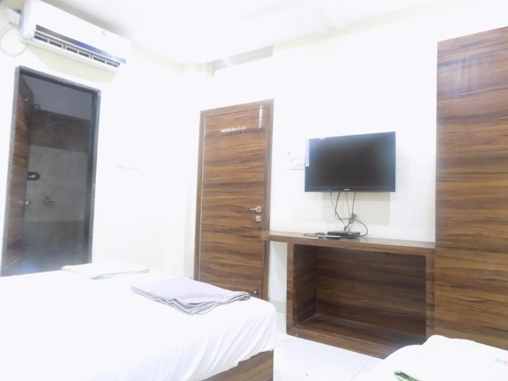 اوجاين Hotel Tathastu المظهر الخارجي الصورة