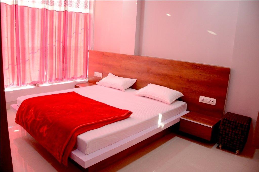 اوجاين Hotel Tathastu المظهر الخارجي الصورة